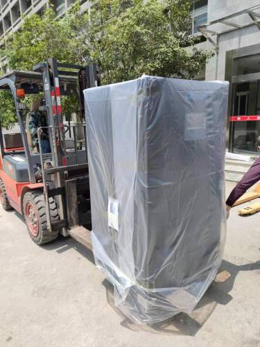 湖北蘇州市某公司機器落位現(xiàn)場
